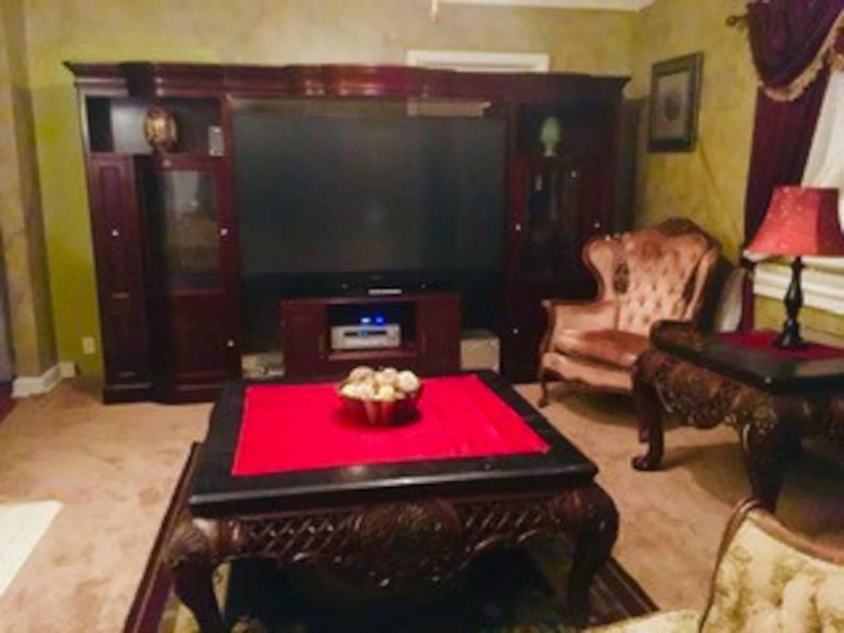 מונטגומרי Best Deal In Town! Entire 1 Bedroom Apartment 59 מראה חיצוני תמונה