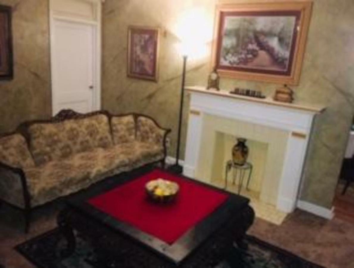 מונטגומרי Best Deal In Town! Entire 1 Bedroom Apartment 59 מראה חיצוני תמונה