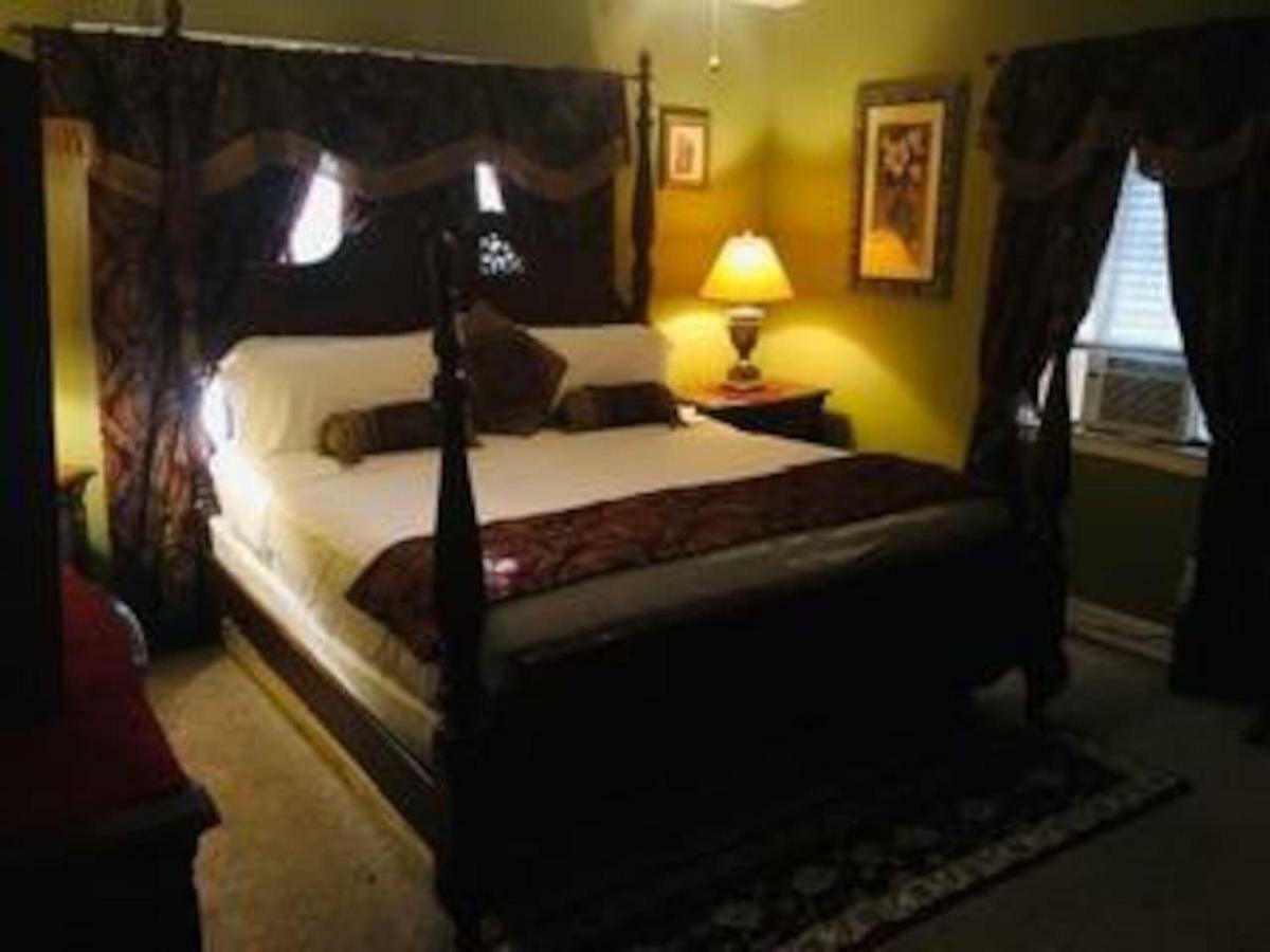 מונטגומרי Best Deal In Town! Entire 1 Bedroom Apartment 59 מראה חיצוני תמונה